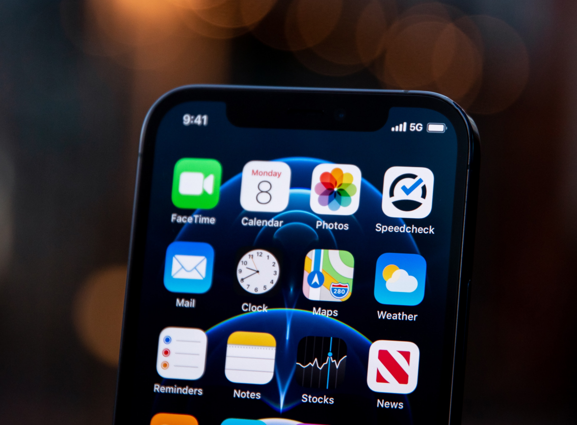 裕安苹果手机维修分享为什么 iPhone 12 在冬季会自动关机 